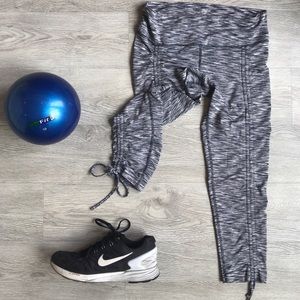 The 90 Degree REFLEX Leggings, Size Small.